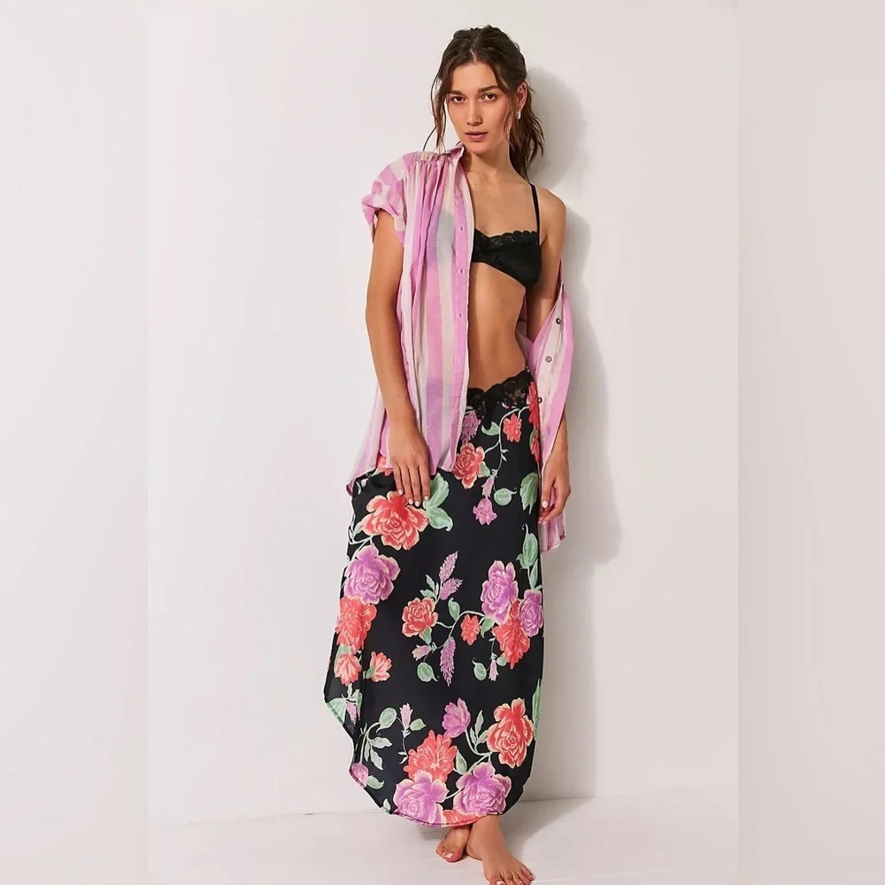 Free People Romance In Rome Half
Slip .